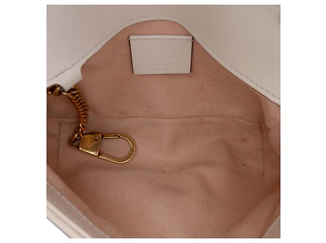 Gucci Mini GG Marmont Steppenechtleder Schultertasche mit Klappe in Weiß - Ansicht 4