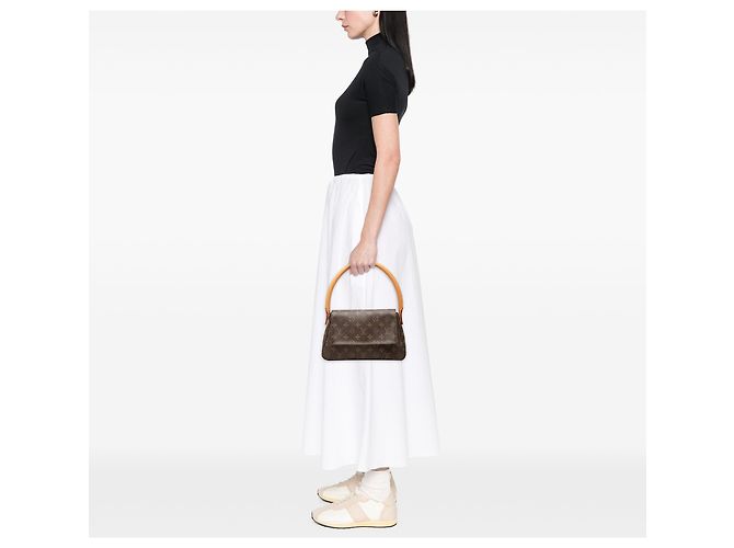 Louis Vuitton Brown Monogram Mini Looping Castaño - vista 6