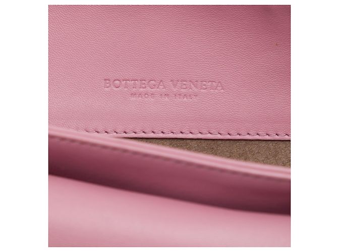 Bolso de hombro Bottega Veneta Olimpia en Nappa Intrecciato rosa, tamaño Medium - vista 5