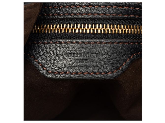 Louis Vuitton Black Monogram Mahina L Preto - vista 5