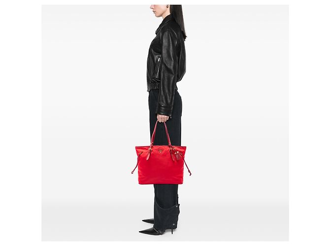 Sac cabas Prada en Tessuto avec garnitures en Saffiano rouge - vue 6