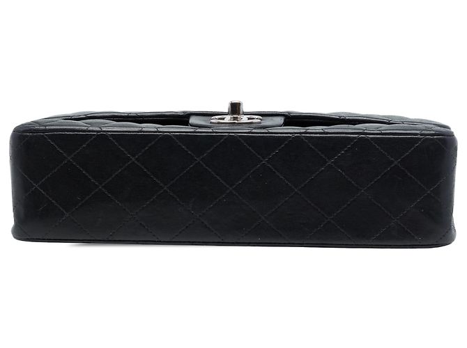 Chanel Black Medium Classic Lambskin Double Flap Preto - vista 3