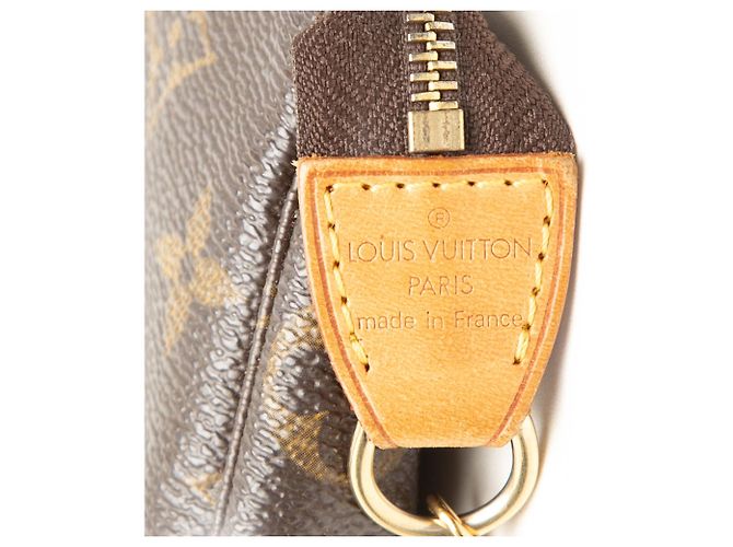 Louis Vuitton Brown Monogram Mini Pochette Accessoires Castaño - vista 5