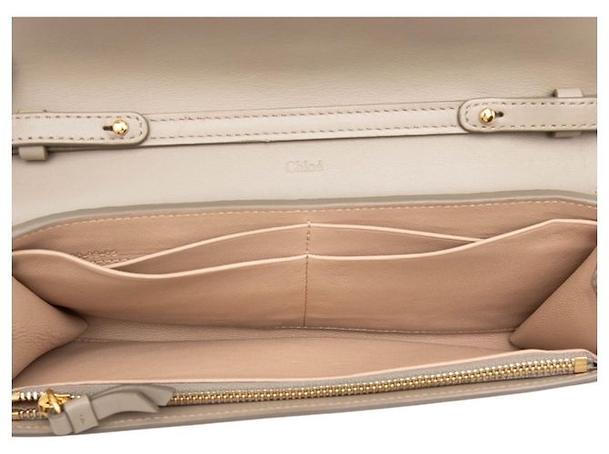 Chloé Aby Wallet On Chain aus braunem genarbtem Kalbsleder Taupe - Ansicht 4