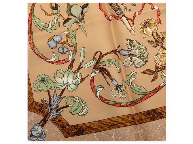 Pañuelo de seda Hermès Brown Pierres D Orient Et D Occident 90 Castaño Marrón claro - vista 5