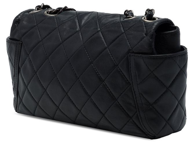 Chanel Black Medium Quilted Lambskin Around Pockets Flap Preto - vista 2
