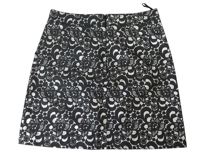 Cambon NOVA SAIA CURTA CHANEL ESTAMPA CAMÉLIA P59109 S 36 EM COURO DE CORDEIRO - vista 2