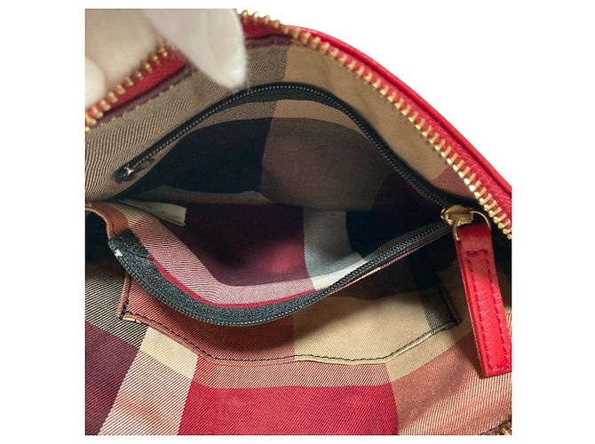 Autre Marque BLUE LABEL CRESTBRIDGE Leder-Schultertasche mit Kette Rot - Ansicht 9