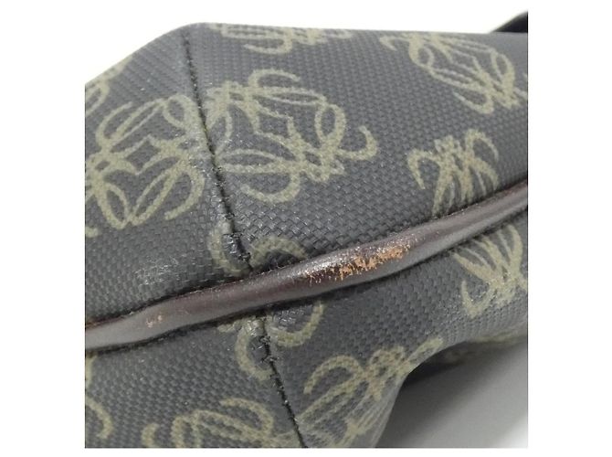 Loewe Schultertasche aus PVC Braun - Ansicht 3
