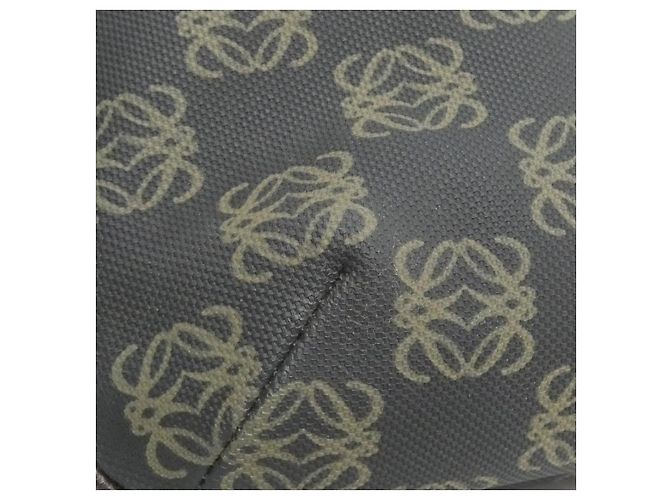 Loewe Schultertasche aus PVC Braun - Ansicht 6
