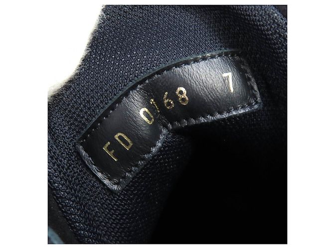 Baskets montantes Louis Vuitton Tattoo line Alps emblem Canvas Noir - vue 12