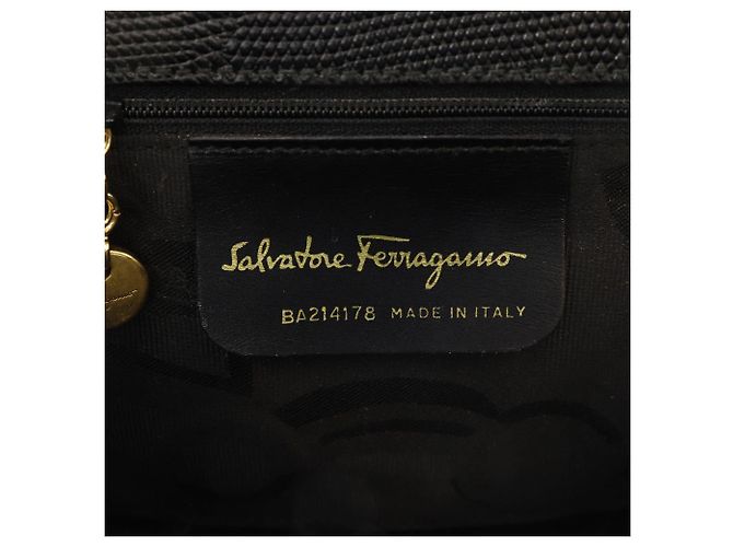 Borsa in pelle goffrata con fiocco Vara di Salvatore Ferragamo - vista 16