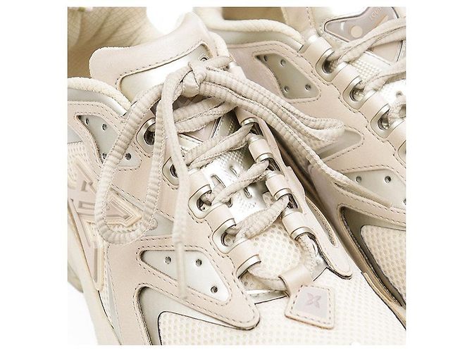 Baskets Louis Vuitton Runner Tatic Marron Rose Beige - vue 2