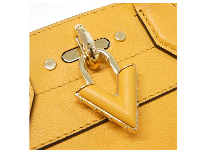 Borsa a mano Louis Vuitton Steamer in pelle di vitello Rosso - vista 4