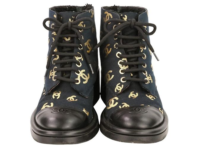 Chanel 22B kurze Stiefel aus Canvas und Lammfell Schwarz - Ansicht 2