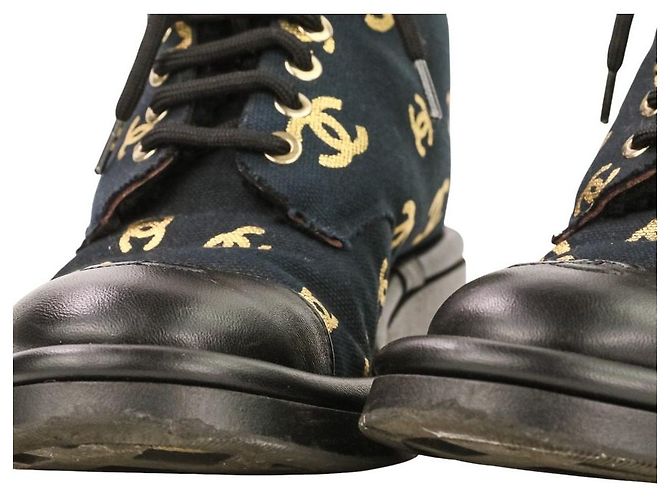 Chanel 22B kurze Stiefel aus Canvas und Lammfell Schwarz - Ansicht 7