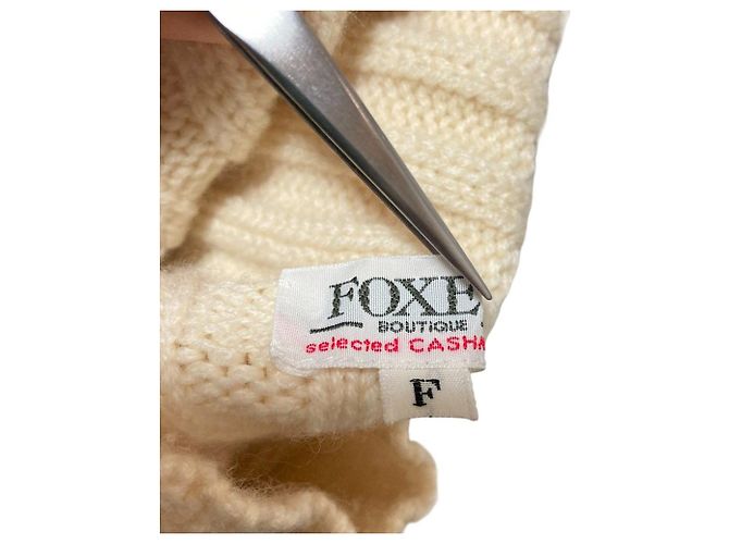 Autre Marque Gorro de malha de cashmere e pele de raposa FOXEY Branco Fora de branco - vista 4