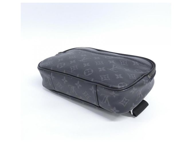 Bolsa de Ombro Louis Vuitton Monogram Eclipse Preto - vista 3