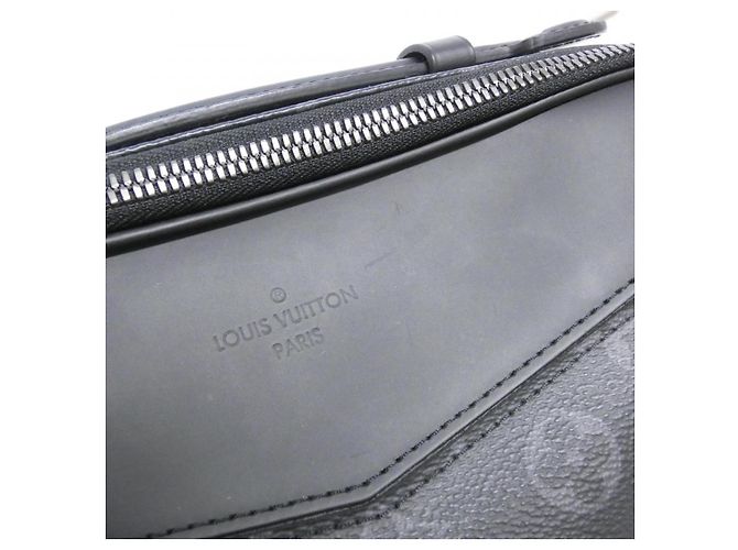 Bolsa de Ombro Louis Vuitton Monogram Eclipse Preto - vista 5