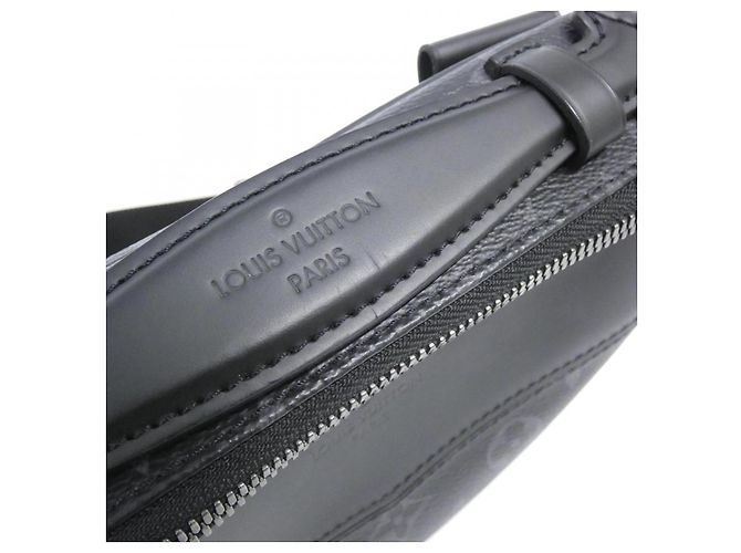 Bolsa de Ombro Louis Vuitton Monogram Eclipse Preto - vista 6