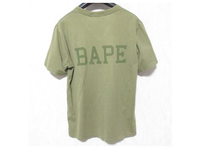 Autre Marque Camiseta A Bathing Ape WORLD GONE MAD Verde Caqui - vista 2