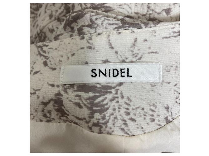 Autre Marque Snidel Barie Print Kleid mit Raffung Weiß Roh - Ansicht 4