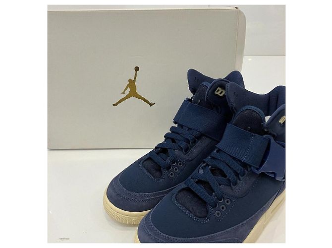 Autre Marque Baskets Nike Air Jordan 3 Retro Explorer Bleu Bleu Marine - vue 11