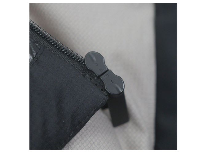 Moncler LYTHRUM Nylon-Daunenweste Braun Schwarz - Ansicht 9