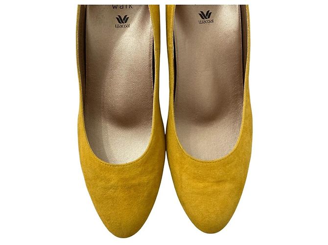 Autre Marque Décolleté in camoscio Wacoal success walk Giallo - vista 3