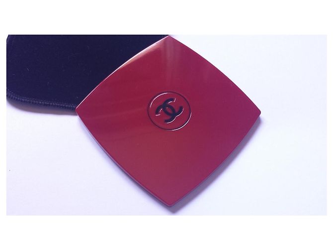 Chanel Specchio da borsa rosso con pochette - vista 2