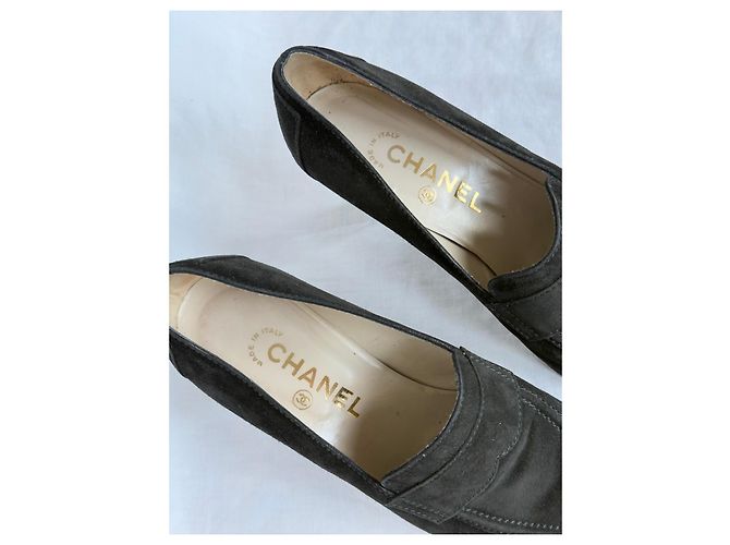 Chanel Décolleté Mocassini in Camoscio Marrone Scuro - vista 5