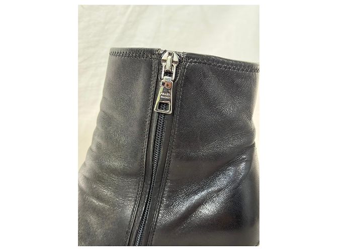 Prada Bottines en cuir noir - vue 6
