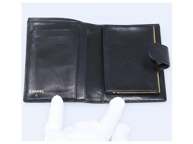 Carteira Compacta CHANEL COCO Mark em Couro Caviar Preta e Dourada CC Auth 206090V Preto Dourado - vista 8