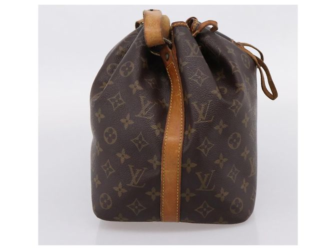 LOUIS VUITTON Monogram Petit Noe Shoulder Bag M42226 LV Auth 202947 Monograma - vista 3
