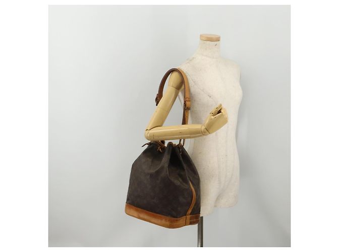 LOUIS VUITTON Monogram Petit Noe Schultertasche M42226 LV Auth 196342 Monogramm - Ansicht 23