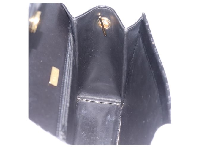 Bolsa de Ombro com Corrente Bally em Couro Preto e Dourado Auth BA16168 - vista 20