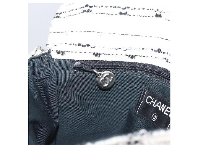 Bolsa de Ombro com Corrente CHANEL Tweed Branco Prata CC Auth 205917V - vista 24