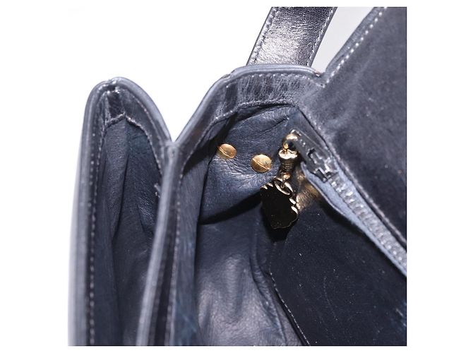 Bolsa de Ombro GUCCI em Couro Preta e Dourada Auth 206133 Preto Dourado - vista 22