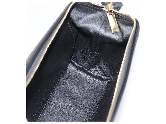 Céline Borsa a pochette CELINE Macadam Canvas PVC Black Gold Tone Auth mr2928A Nero - vista 19