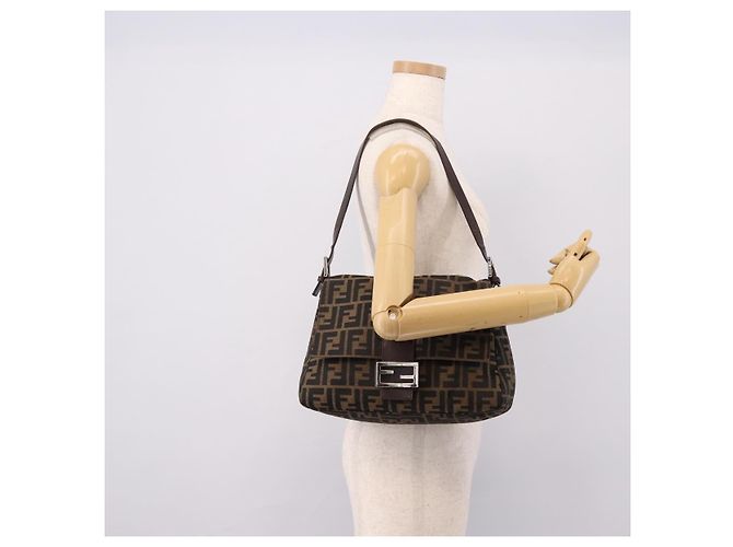 Borsa a tracolla FENDI Zucca Canvas Mamma Baguette Brown Black Auth 196093V Marrone Nero - vista 26