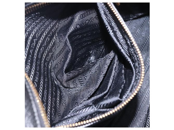 Borsa Tote PRADA in pelle Vittero Dino Nero Oro Auth 203881V D'oro - vista 27