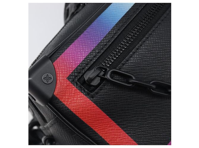 LOUIS VUITTON Taiga Rainbow Mini Soft Trunk Bag Black M30351 LV Auth 203152M Nero - vista 19