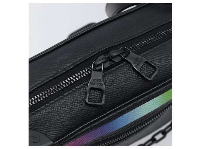 LOUIS VUITTON Taiga Rainbow Mini Soft Trunk Bag Black M30351 LV Auth 203152M Nero - vista 20