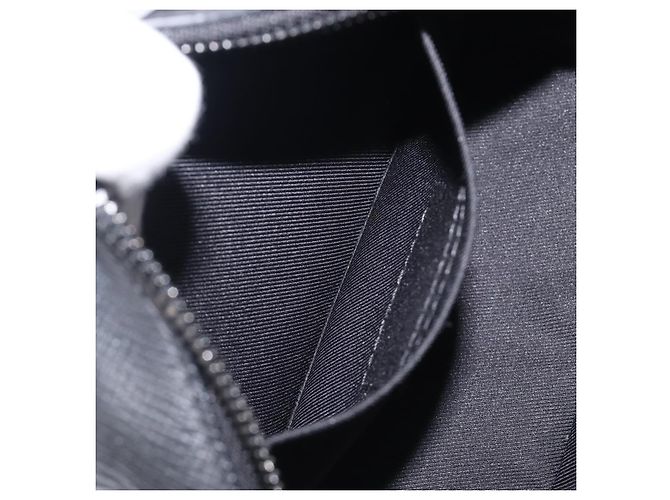 LOUIS VUITTON Taiga Rainbow Mini Soft Trunk Bag Black M30351 LV Auth 203152M Nero - vista 24