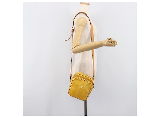 Bolso LOUIS VUITTON Monogram Vernis Wooster Lime Yellow M91075 LV Auth gh2361A Dorado - vista 24