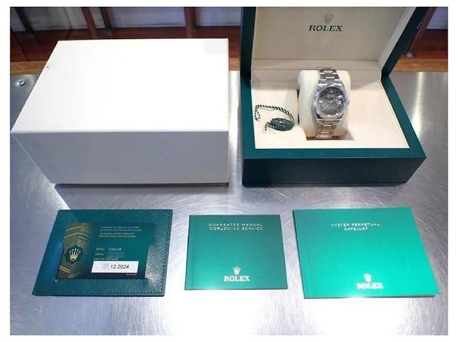ROLEX Datejust 36 grigio verde Romano 126234 '24 Uomo Argento - vista 12