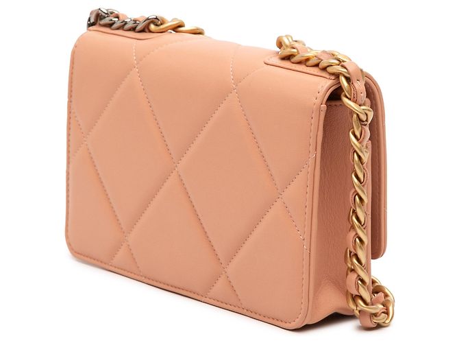 Borsa Chanel 19 Wallet on Chain in pelle di agnello matelassé rosa - vista 2