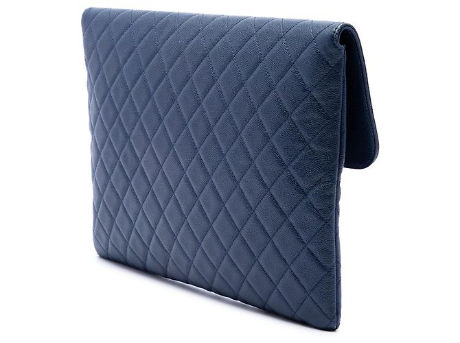 Clutch Chanel Large Quilted Caviar Golden Class O Case Blu - vista 2