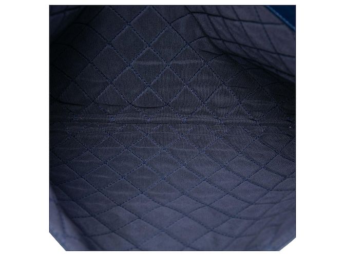Clutch Chanel Large Quilted Caviar Golden Class O Case Blu - vista 4