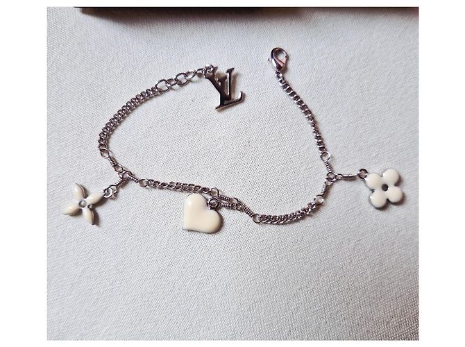 Louis Vuitton Armband mit Blumen- und Herzanhängern Silber Weiß - Ansicht 7
